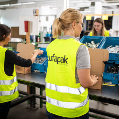 Kitting Kit Packing Set Building Verpacken Logistik Verkaufssets Kundenverpackung