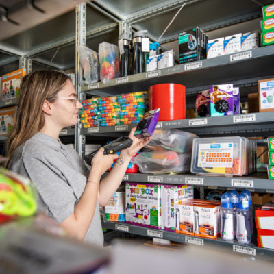 Kommissionierung Ecommerce Bestellung Bestellprozess Abwicklung Lagerlogistik Kleinteilelager Paketdienste Versand
