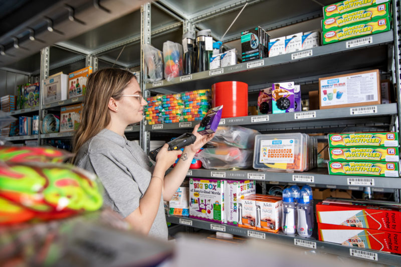 Kommissionierung Ecommerce Bestellung Bestellprozess Abwicklung Lagerlogistik Kleinteilelager Paketdienste Versand