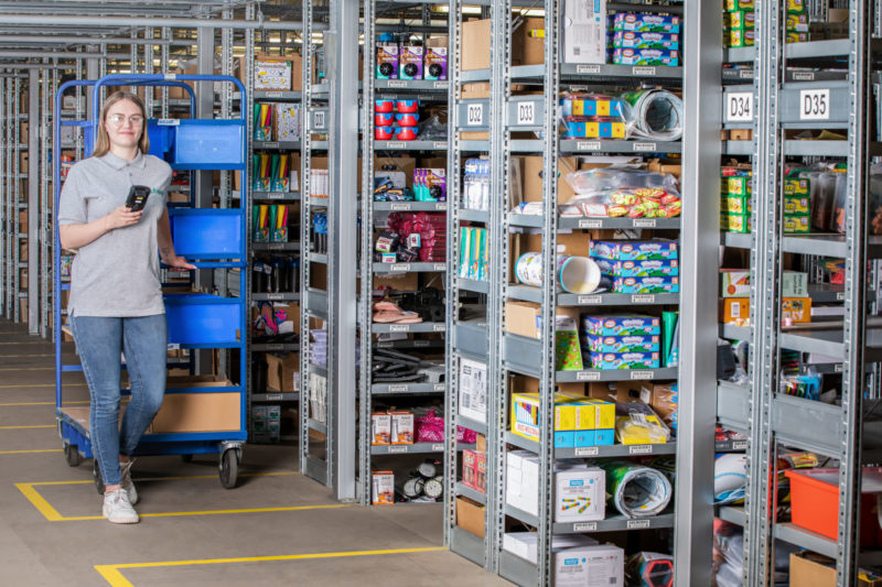 Kommissionierung Ecommerce Packen Versand Transport Bestellabwicklung Kleinteile Lager Binning