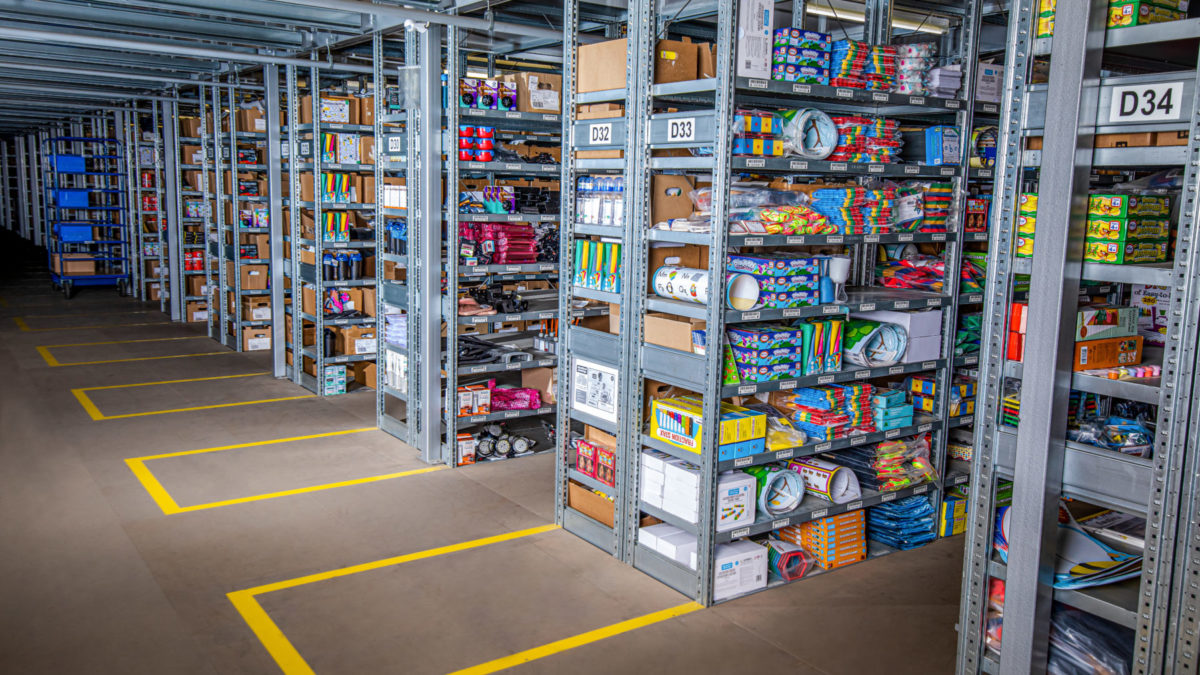 Lager Kleinteilelager Warehousing Bestellabwicklung Ecommerce Lagerplatz Kommissionierung Paketsendungen Regalsystem